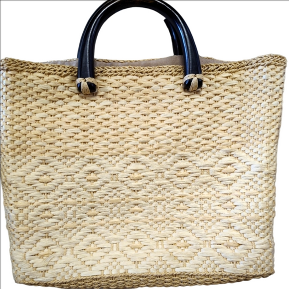 Ann Taylor Handbags - Ann Taylor large boho woven straw tote beach bag with wooden handles